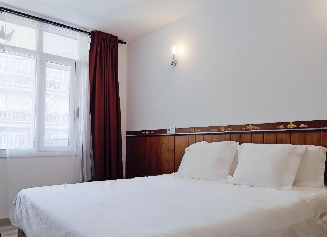 Barcelona Coronahostal Бадалона Экстерьер фото